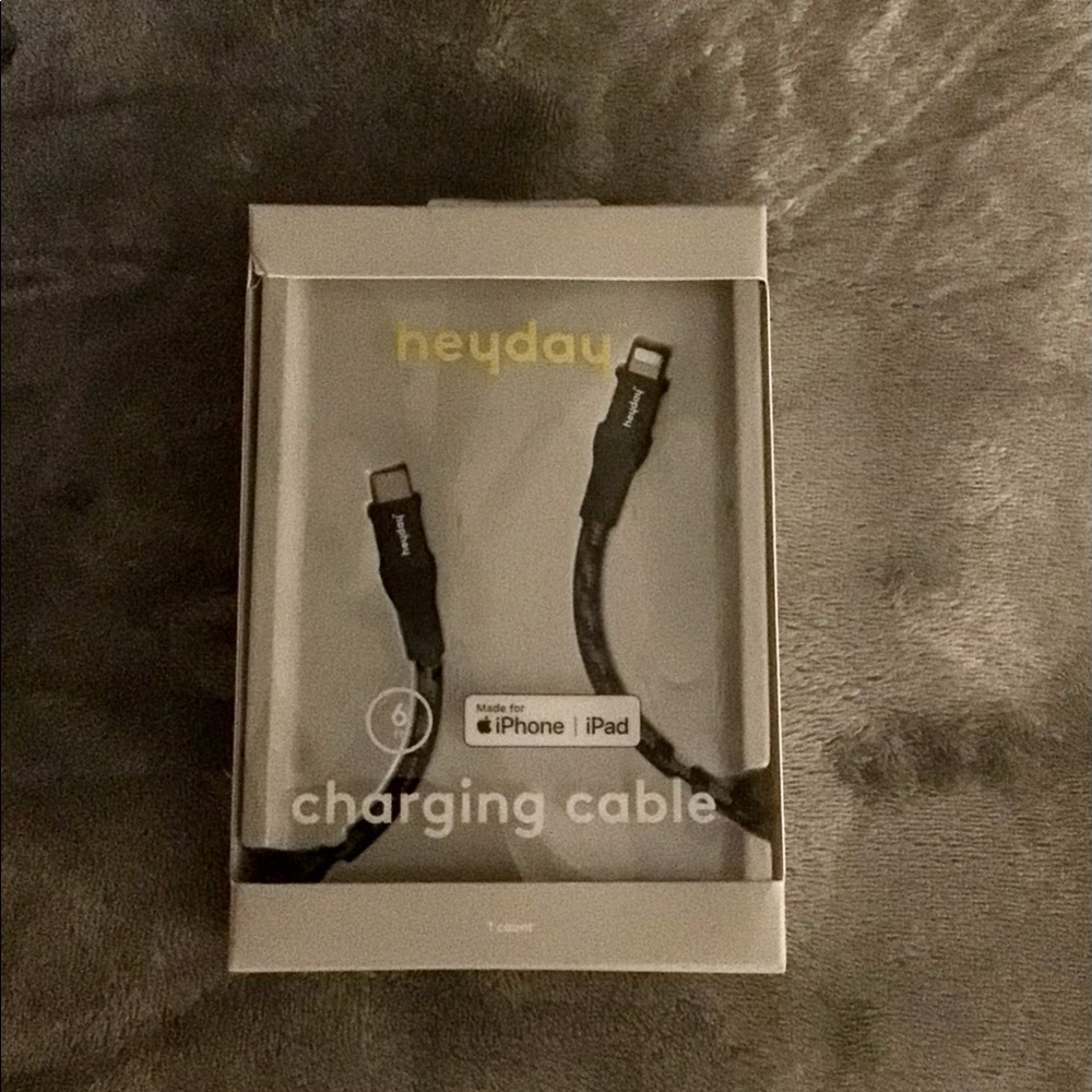 Iphone Or Ipad Charging Cable 6 Foot Brand New